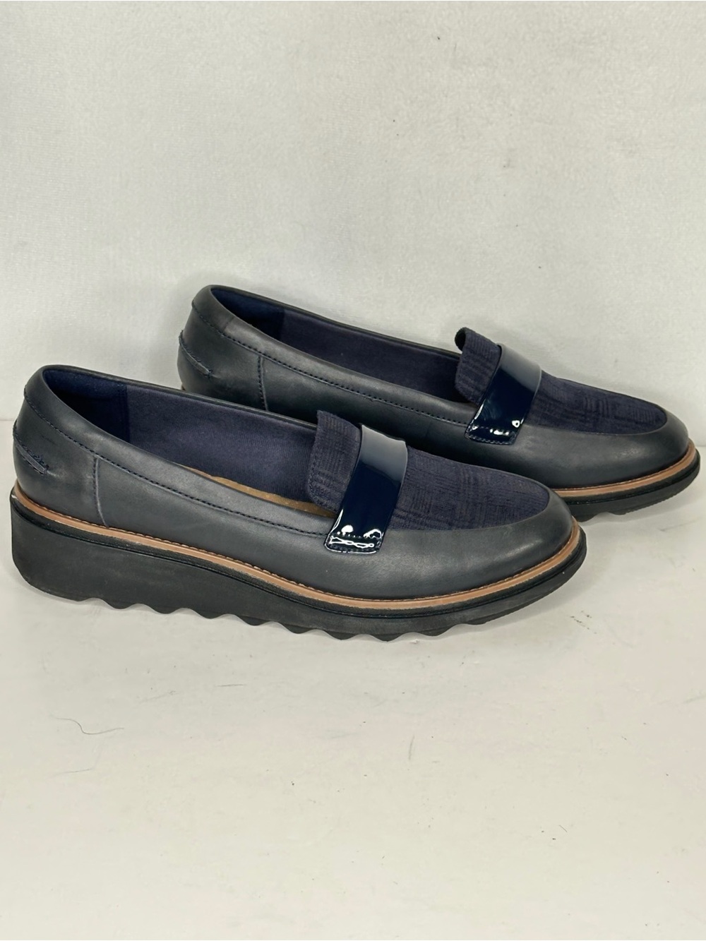 Clarks Sharon Gracie Women’s Navy Platform Loafers - Sleek Slip-On Style Sz 7.5